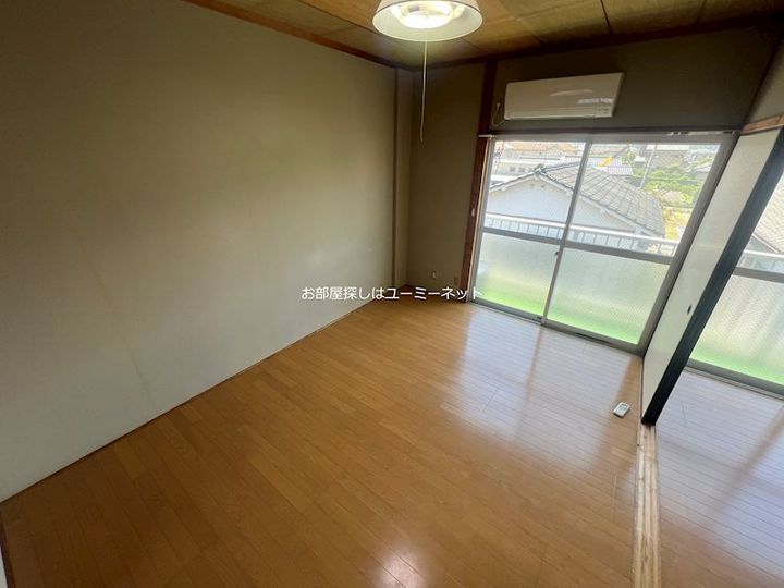 山路ビル205の居間