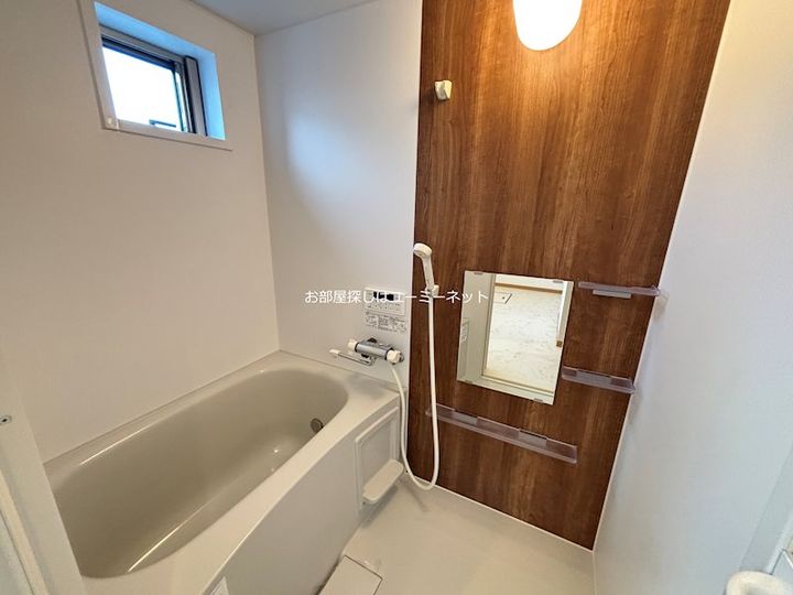 鹿児島県姶良市西餅田の賃貸アパートの風呂