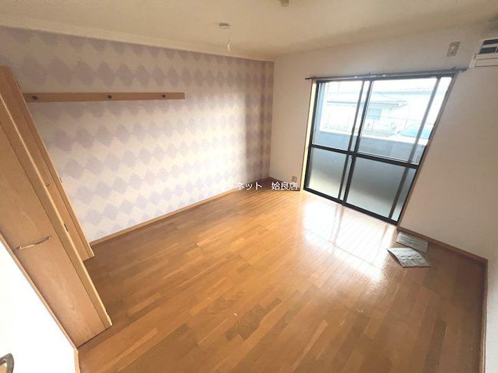 ラフィーネみろく103の居間