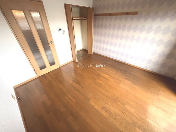 ラフィーネみろく103の居間