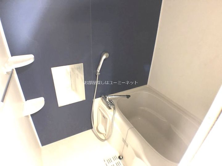 鹿児島県姶良市西餅田の賃貸アパートの風呂