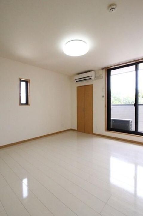 Sereo楠元B棟の居間