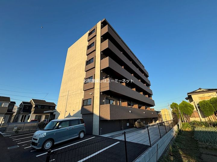 鹿児島県姶良市東餅田の賃貸マンションの外観