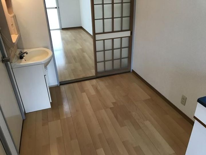 ニクソン アパート101の居間