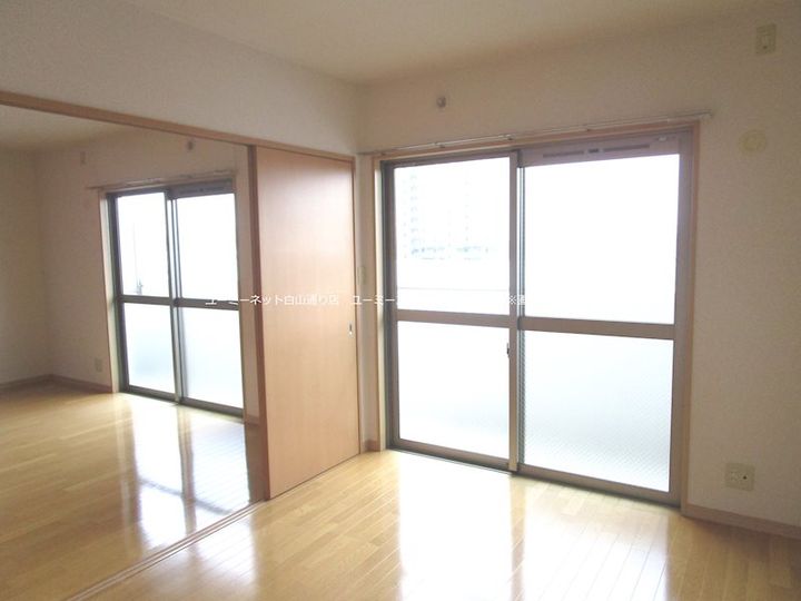 シャトー・ヴェレゾンI303の居間