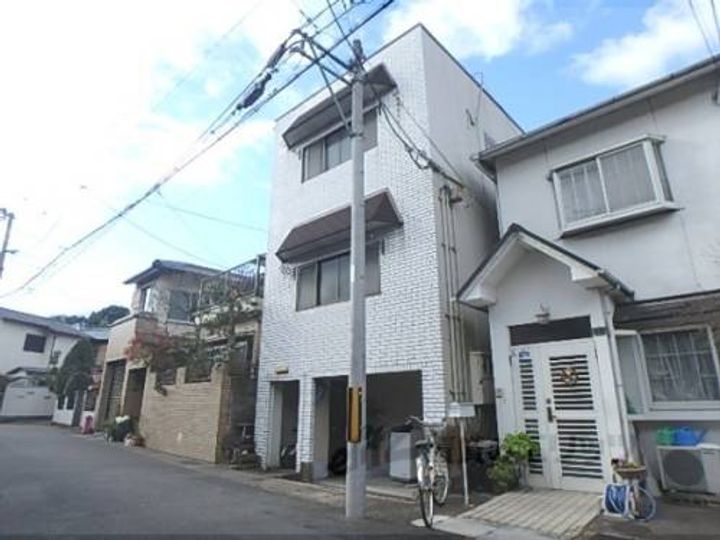 鞍ヶ谷マンション201の外観