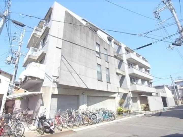 クレール鴨東308の外観