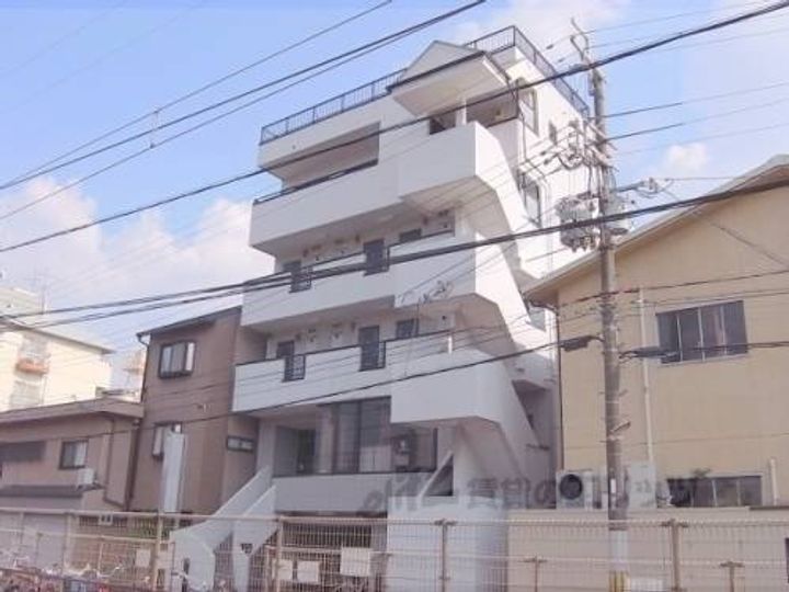 テイクスリー白梅303の外観
