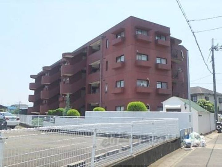 嵯峨野ロイヤルハイツ303の外観