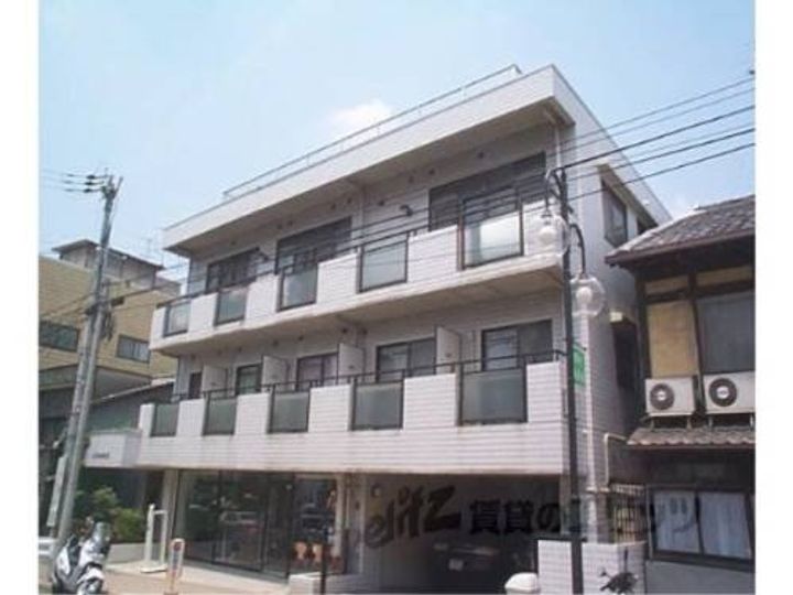 ラフェンテ友111の外観