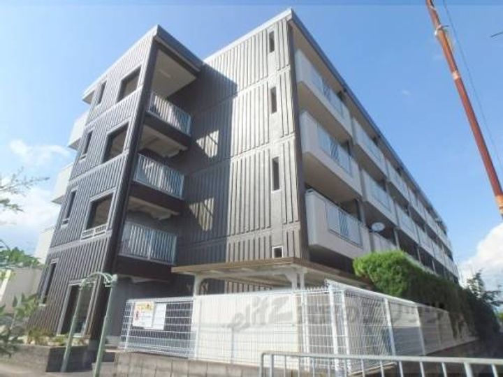 久御山ファーストマンションの外観