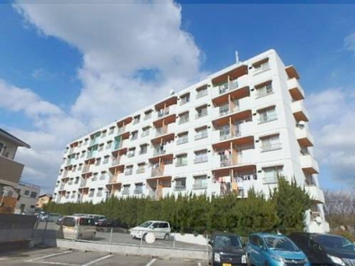 プルーリオン勧修寺508の外観