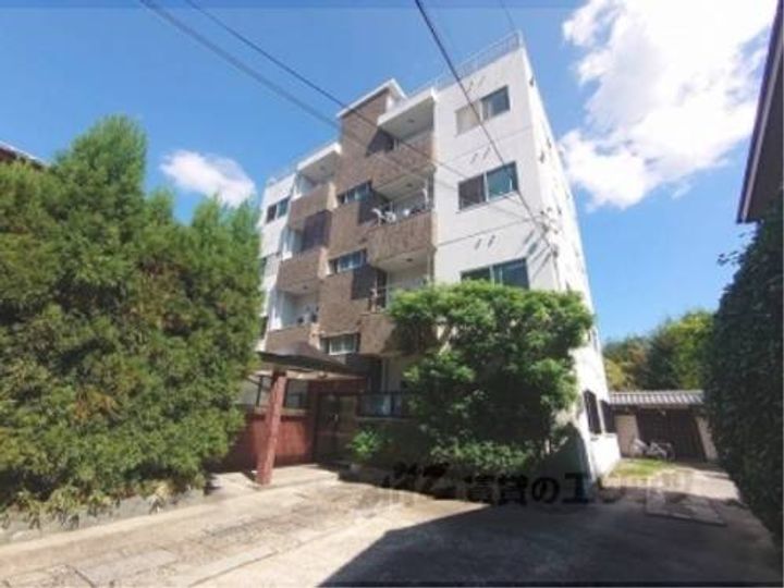 北白川コーポラス302の外観