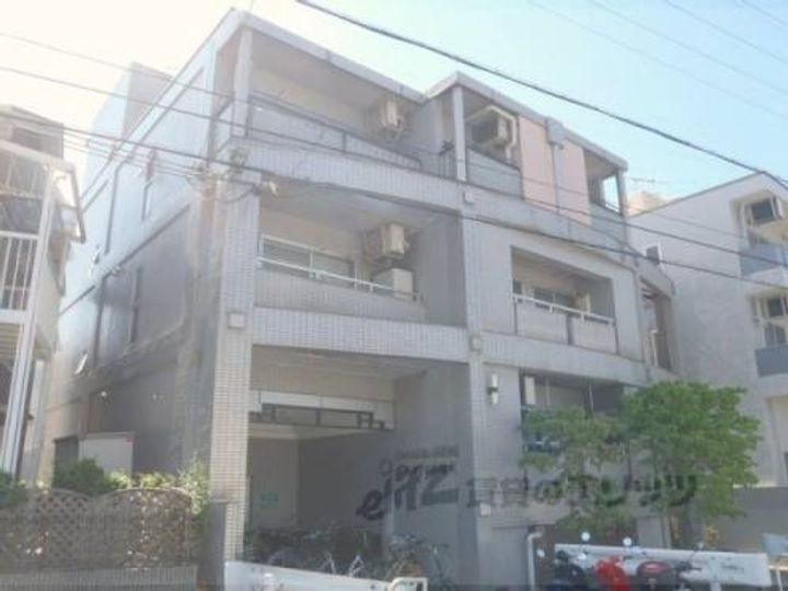 クレスト大塚303の外観