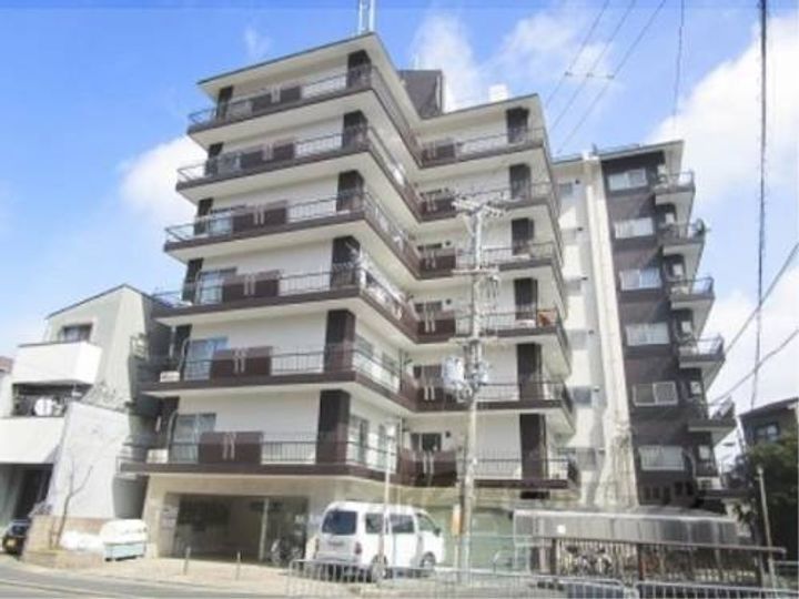 シャトル松尾603の外観