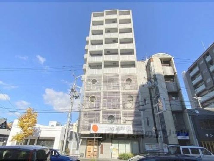 WESTSIDE I702の外観