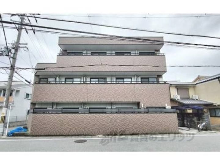 アンブラッセ?201の外観