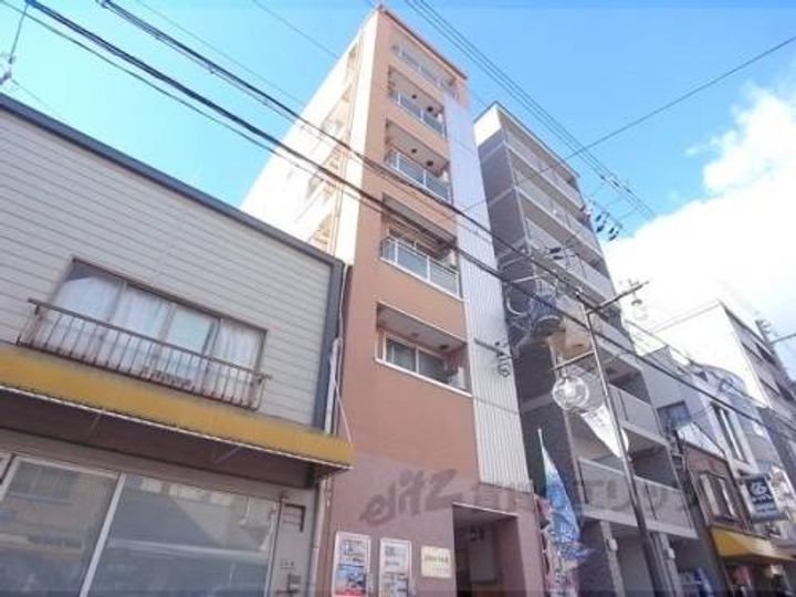 アルカス千本通の外観