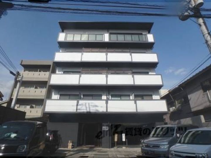 アール四条大宮303の外観