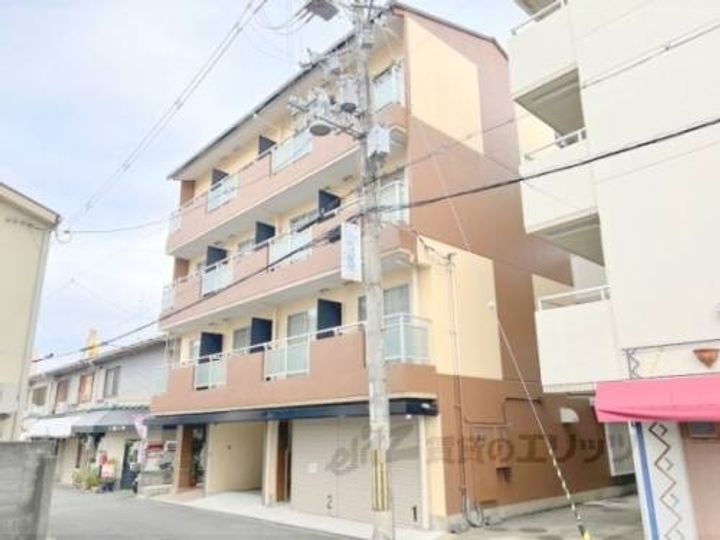 ロードアップ牧野402の外観