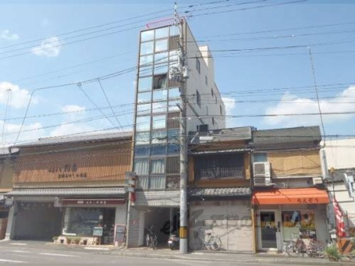 アパルトマン御所西102の外観