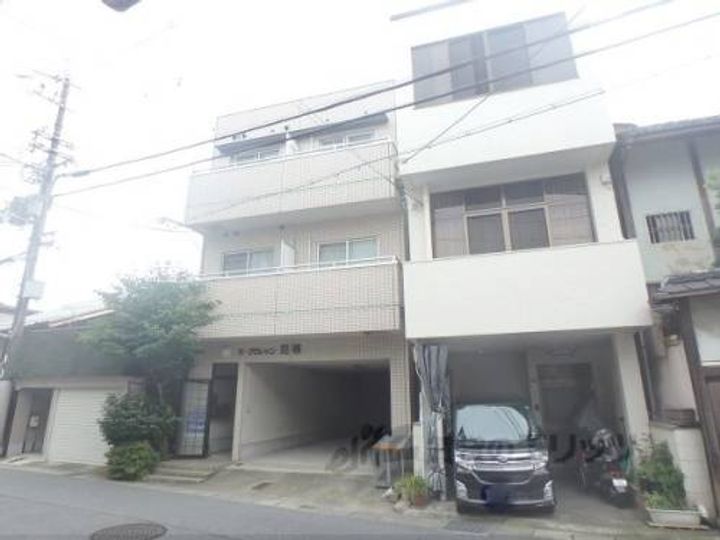 オークビレッジ長等302の外観