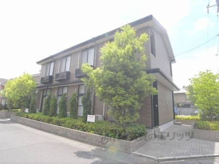 レオパレスセヴィル宝ヶ池204の外観