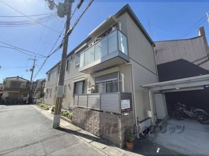 シャーメゾン伊勢屋102の外観