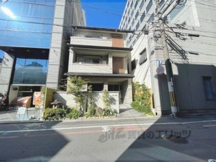 シャーメゾン柳八幡町302の外観