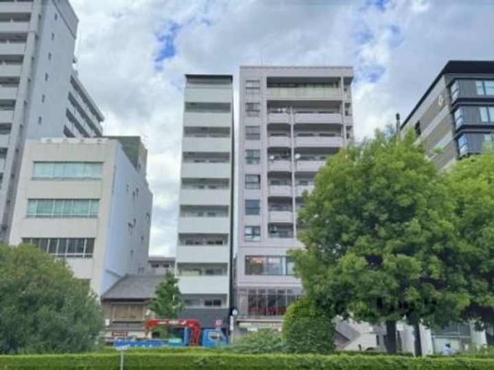 QUINTO五条烏丸801の外観