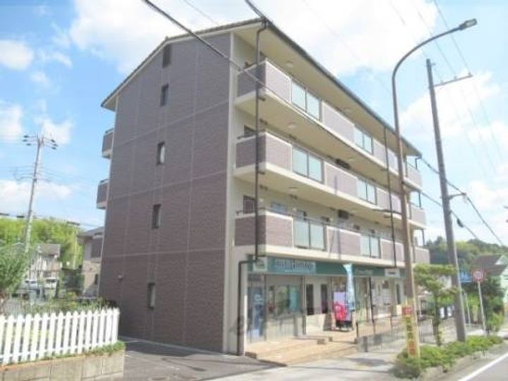 ランプロン406の外観