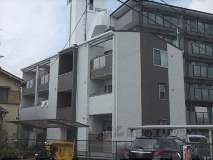 パラッツオ城陽の外観