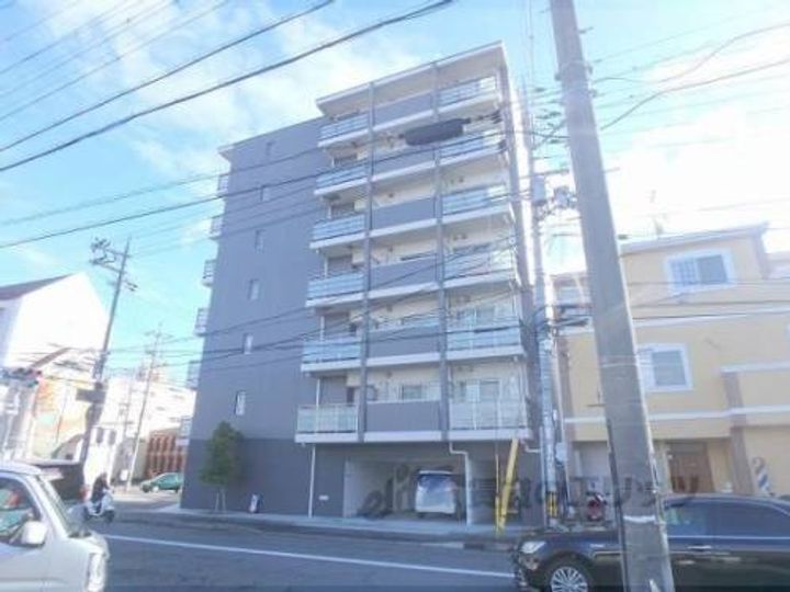 エスカーサ京都四条梅津の外観