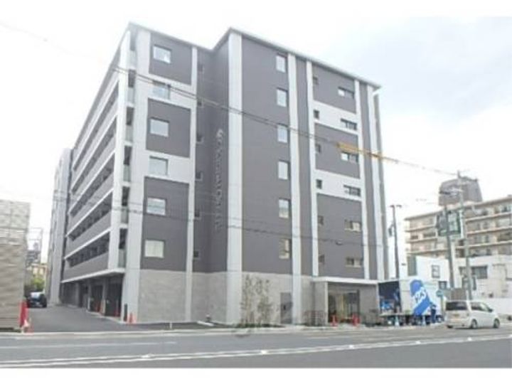 クリスタルグランツ京都西大路の外観