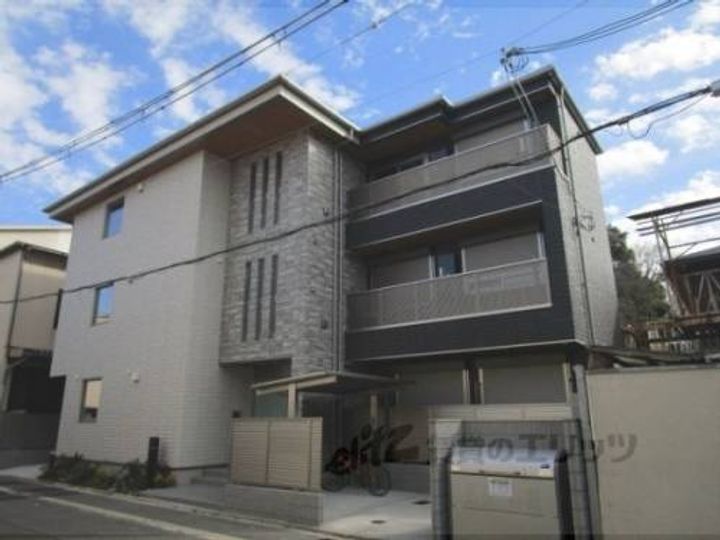 イストワール御池202の外観