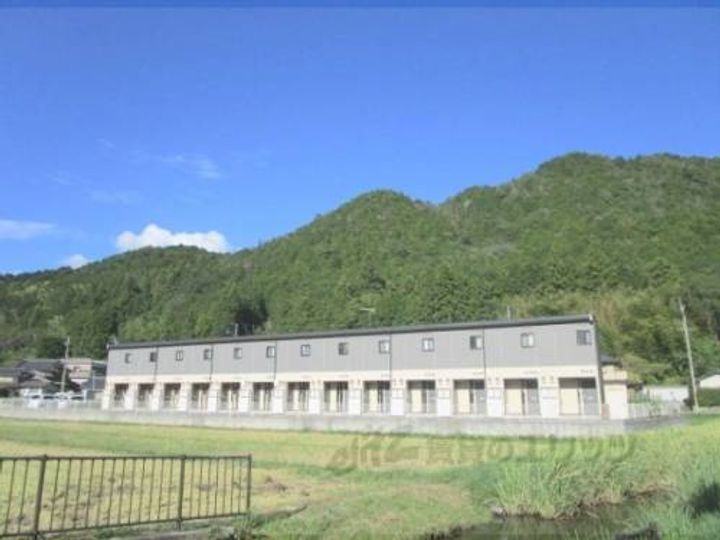 レオパレス篠山206の外観