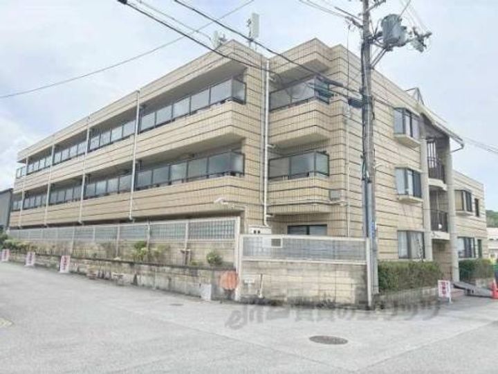 シティパレス真弓の外観