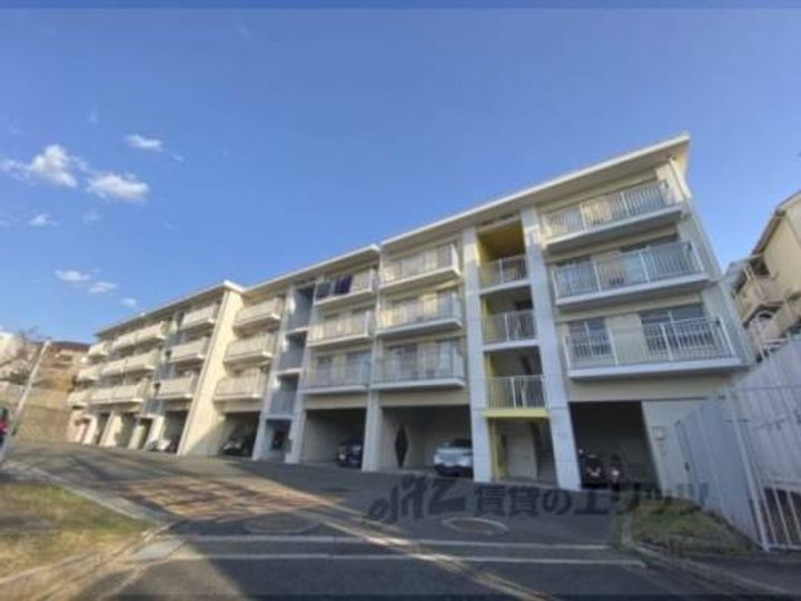 ルノアス富雄の外観