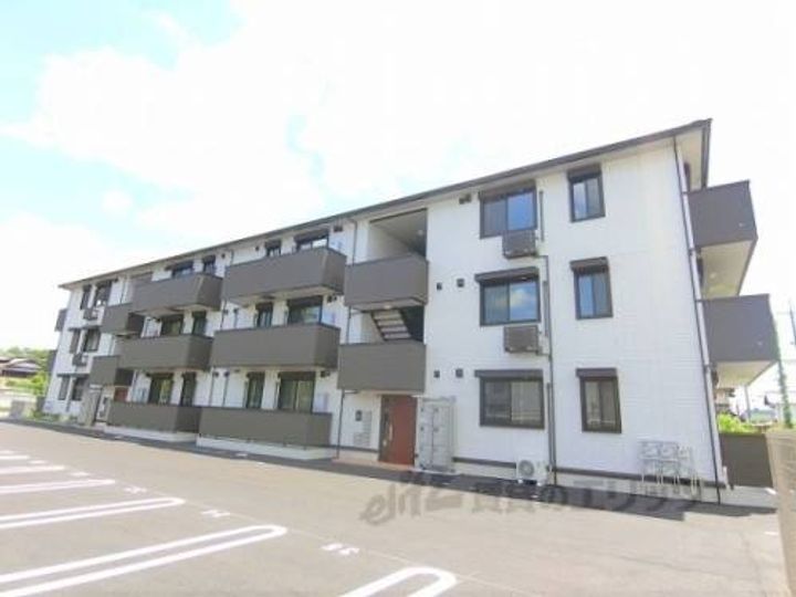 シャルール108の外観