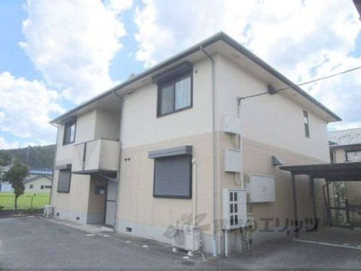 グランシャリオA棟の外観