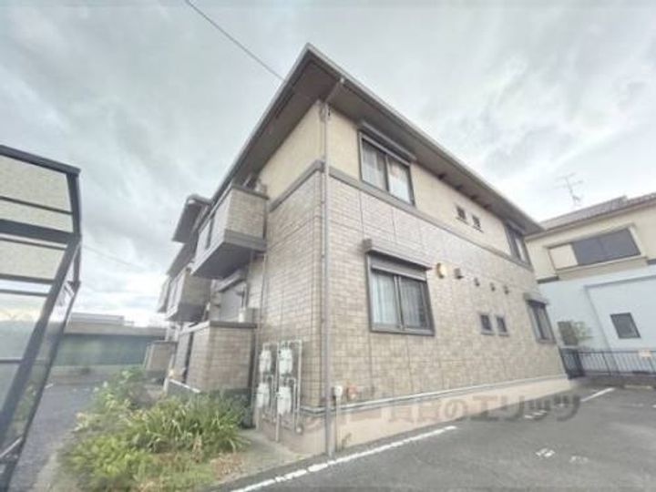 ロイヤルコート B棟の外観
