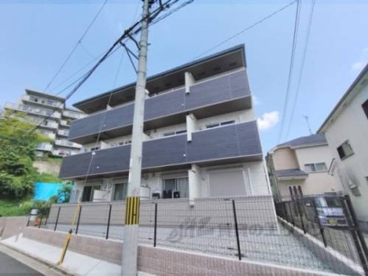 セレーノ東生駒Cの外観