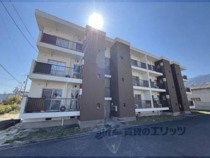 ヴィラナリー御所?302の外観