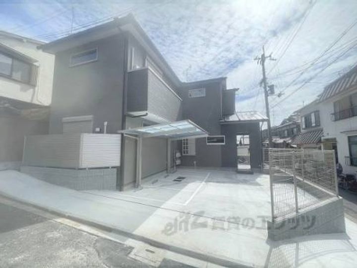 メゾン・ソレイユ稲荷103の外観