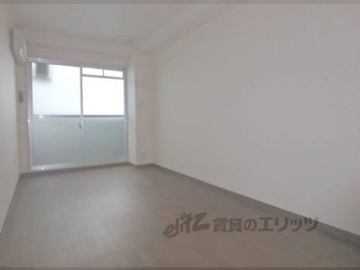 パレス室町501の寝室