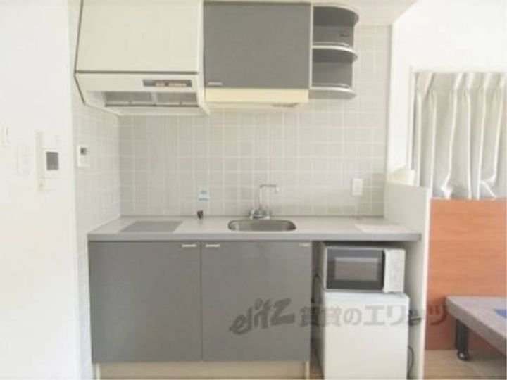 フラワー レジデンス HARE祇園305のキッチン