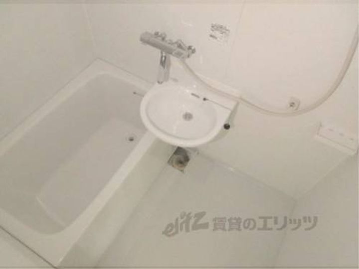 フラワー レジデンス HARE祇園305の風呂