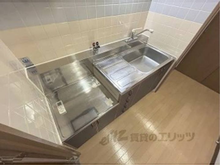 ロワイヤル太秦503のキッチン