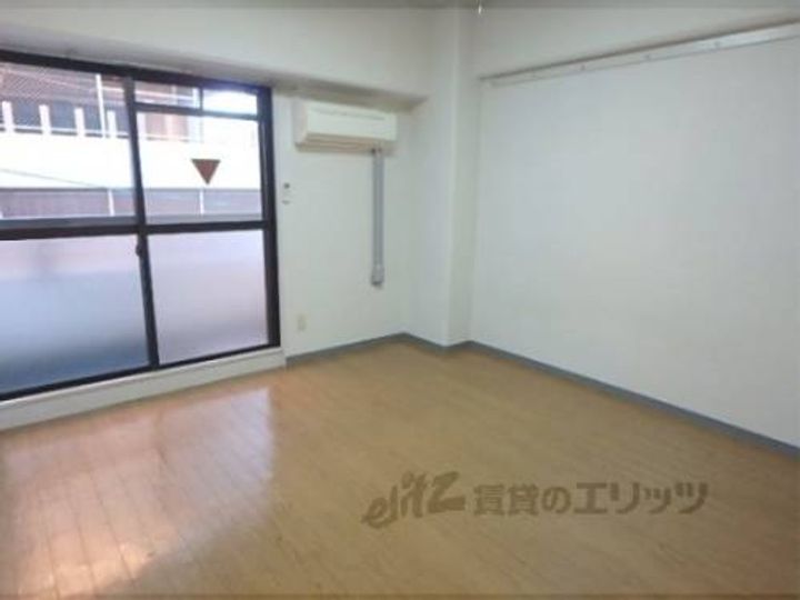 ダイヤモンドハウス西院N303の寝室