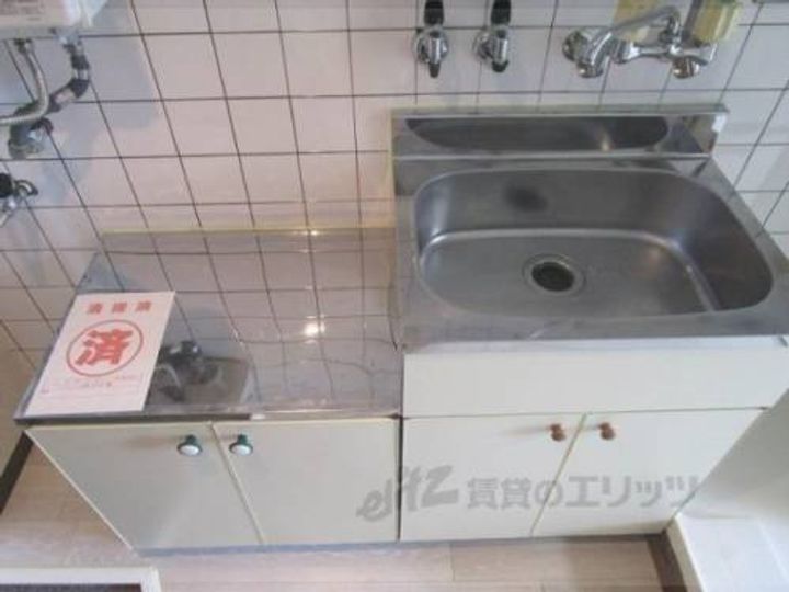 新町ロイヤルハイツ410のキッチン